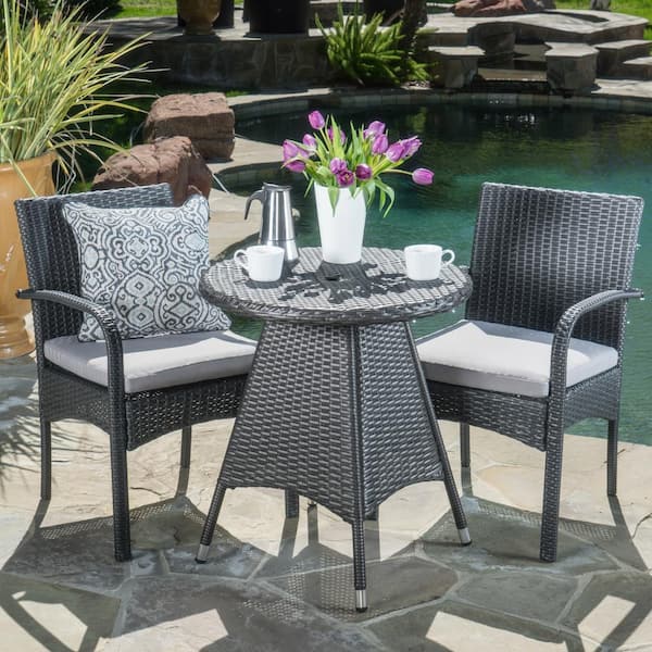 Round rattan bistro set
