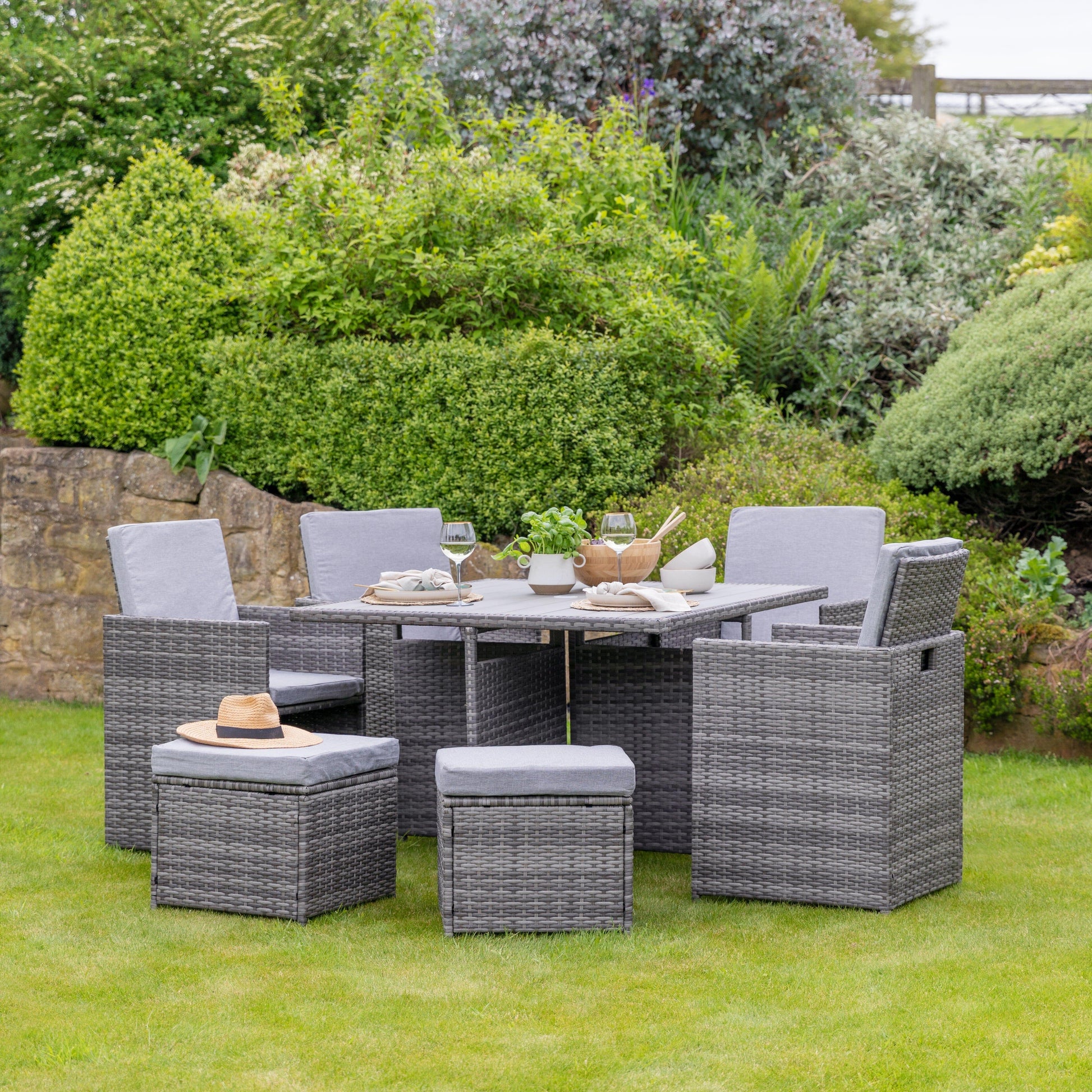 Compact Balcony Cube Dining Set
