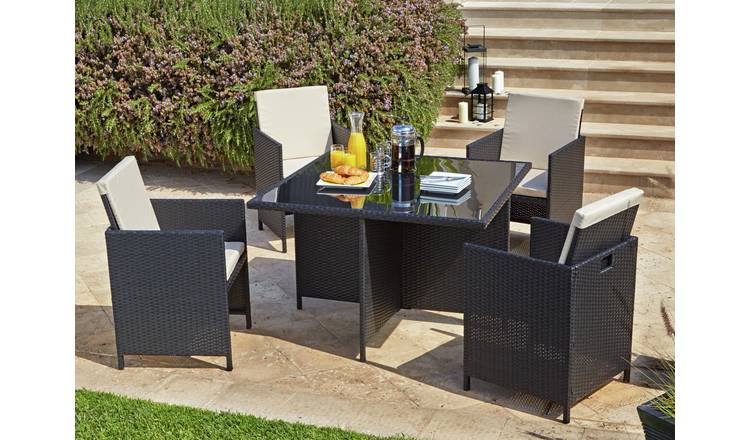 Compact 4 seater cube rattan dining set