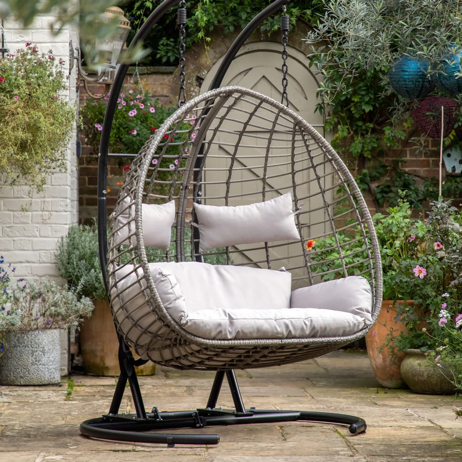 Rattan egg chair for relaxed comfort