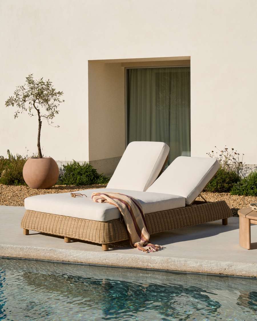 Plastic Rattan Sun Lounger for Poolside Comfort