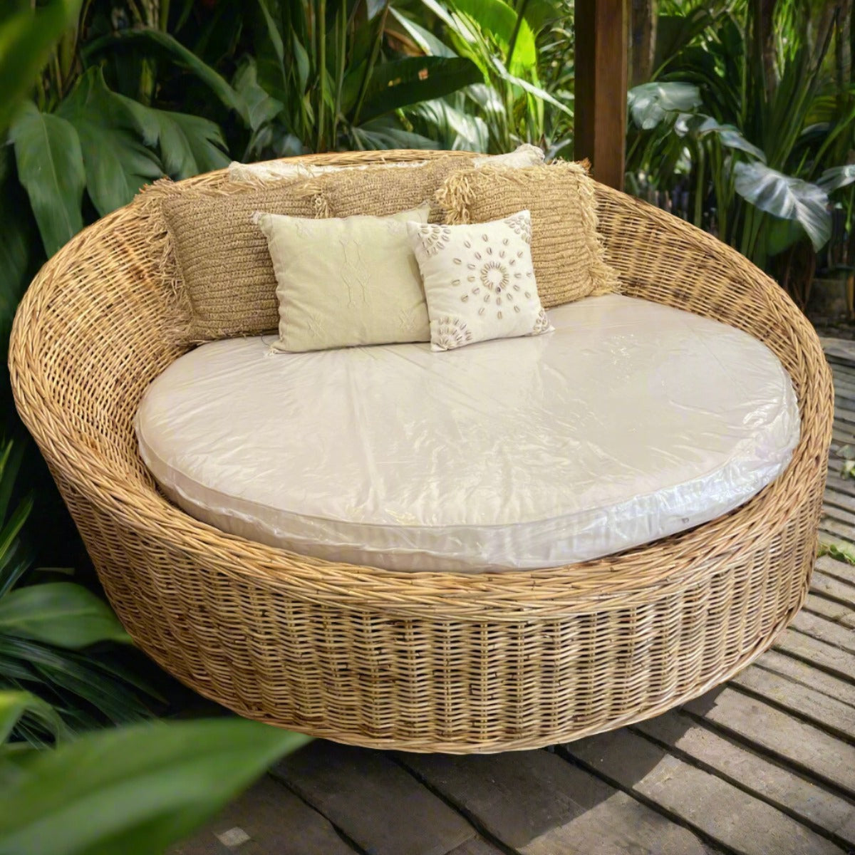 Round Outdoor Lounge Model